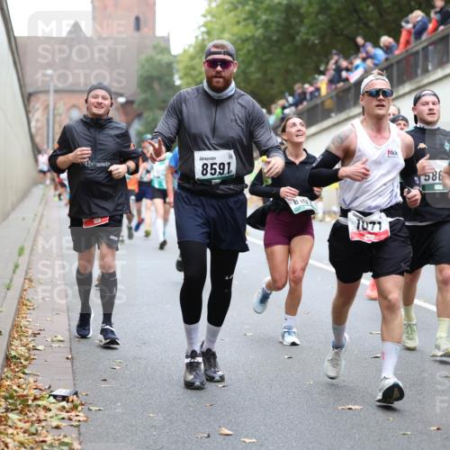 05.10.2025 - 20. swb-Marathon Bremen Michael Strokosch http://msf.ph/oto/9221495 05.10.2025 12:55:06 Laufen 8591, 810, 1071, 586, 3183 meine-sportfotos.de