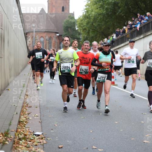 05.10.2025 - 20. swb-Marathon Bremen Michael Strokosch http://msf.ph/oto/9221517 05.10.2025 12:55:17 Laufen 6132, 2994, 50, 6430, 4023, 3422, 6468 meine-sportfotos.de