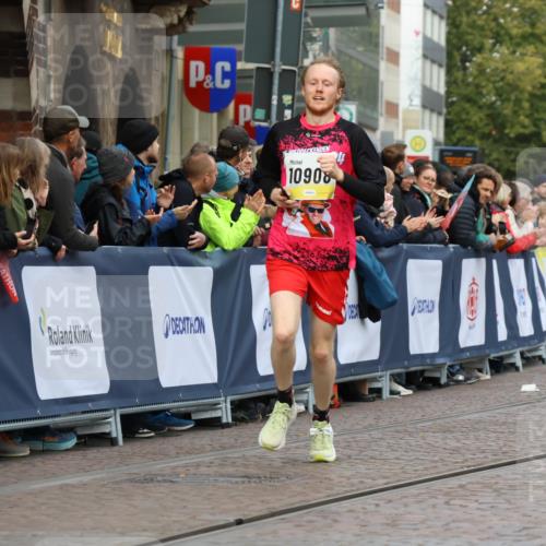 05.10.2025 - 20. swb-Marathon Bremen Strokosch-Dieckow http://msf.ph/oto/9221518 05.10.2025 10:39:18 Ziel 7111, 9239, 9863, 10908, 11067, 11343 meine-sportfotos.de