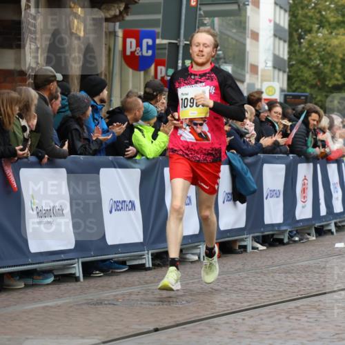05.10.2025 - 20. swb-Marathon Bremen Strokosch-Dieckow http://msf.ph/oto/9221521 05.10.2025 10:39:18 Ziel 7111, 9239, 9863, 10908, 11067, 11343 meine-sportfotos.de