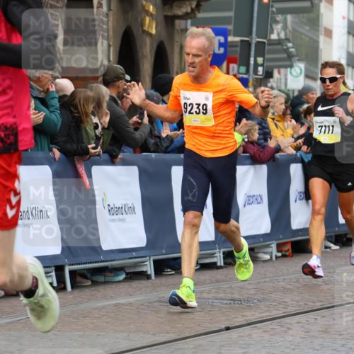 05.10.2025 - 20. swb-Marathon Bremen Strokosch-Dieckow http://msf.ph/oto/9221540 05.10.2025 10:39:20 Ziel 7111, 9239, 9863, 10908, 11067, 11343 meine-sportfotos.de
