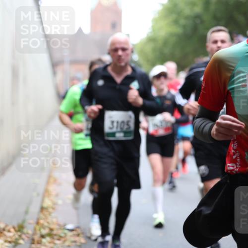 05.10.2025 - 20. swb-Marathon Bremen Michael Strokosch http://msf.ph/oto/9221547 05.10.2025 12:55:29 Laufen 3105, 5957 meine-sportfotos.de