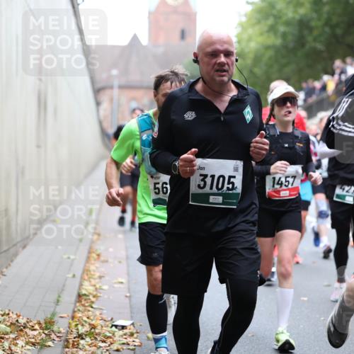 05.10.2025 - 20. swb-Marathon Bremen Michael Strokosch http://msf.ph/oto/9221548 05.10.2025 12:55:29 Laufen 112, 6856, 3105, 1457, 56 meine-sportfotos.de