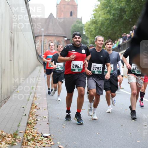 05.10.2025 - 20. swb-Marathon Bremen Michael Strokosch http://msf.ph/oto/9221552 05.10.2025 12:55:31 Laufen 5760, 8953, 6703, 5, 3, 5560 meine-sportfotos.de