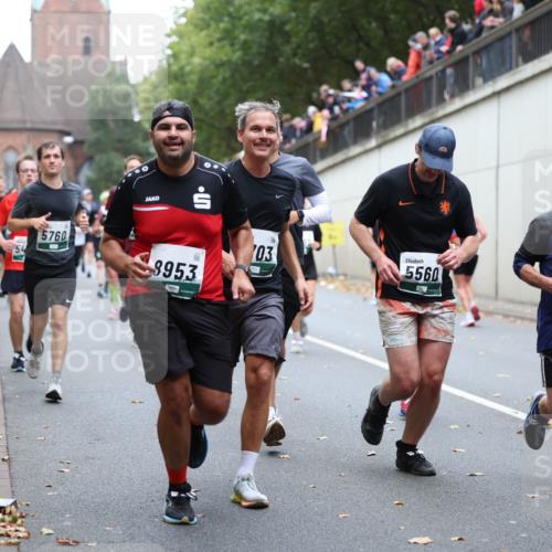 05.10.2025 - 20. swb-Marathon Bremen Michael Strokosch http://msf.ph/oto/9221555 05.10.2025 12:55:32 Laufen 5760, 9953, 103, 5560, 81 meine-sportfotos.de