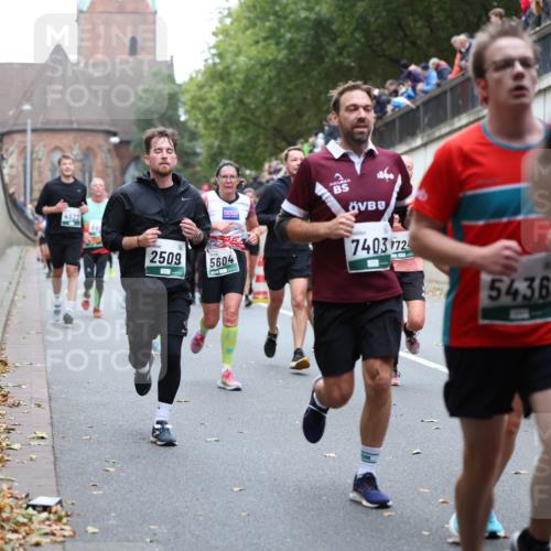 05.10.2025 - 20. swb-Marathon Bremen Michael Strokosch http://msf.ph/oto/9221568 05.10.2025 12:55:35 Laufen 4523, 2509, 5604, 1860, 7403, 7724, 5436 meine-sportfotos.de