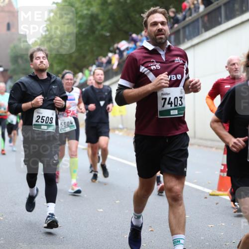 05.10.2025 - 20. swb-Marathon Bremen Michael Strokosch http://msf.ph/oto/9221571 05.10.2025 12:55:36 Laufen 2509, 5604, 1890, 7403 meine-sportfotos.de