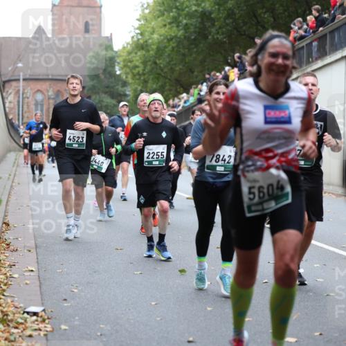 05.10.2025 - 20. swb-Marathon Bremen Michael Strokosch http://msf.ph/oto/9221577 05.10.2025 12:55:38 Laufen 4523, 2440, 2255, 7842, 5604 meine-sportfotos.de