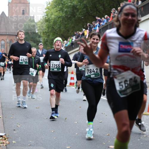 05.10.2025 - 20. swb-Marathon Bremen Michael Strokosch http://msf.ph/oto/9221578 05.10.2025 12:55:38 Laufen 4523, 440, 2255, 00, 7842, 5604 meine-sportfotos.de