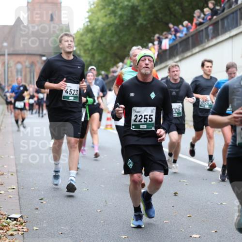 05.10.2025 - 20. swb-Marathon Bremen Michael Strokosch http://msf.ph/oto/9221580 05.10.2025 12:55:39 Laufen 4523, 2255, 3662, 006, 7842 meine-sportfotos.de
