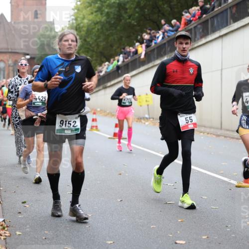 05.10.2025 - 20. swb-Marathon Bremen Michael Strokosch http://msf.ph/oto/9221593 05.10.2025 12:55:45 Laufen 4425, 9152, 14305, 55, 55, 4565 meine-sportfotos.de