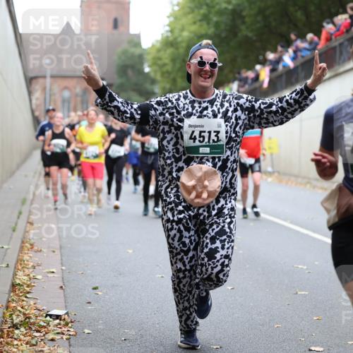 05.10.2025 - 20. swb-Marathon Bremen Michael Strokosch http://msf.ph/oto/9221600 05.10.2025 12:55:47 Laufen 45, 13, 4425 meine-sportfotos.de
