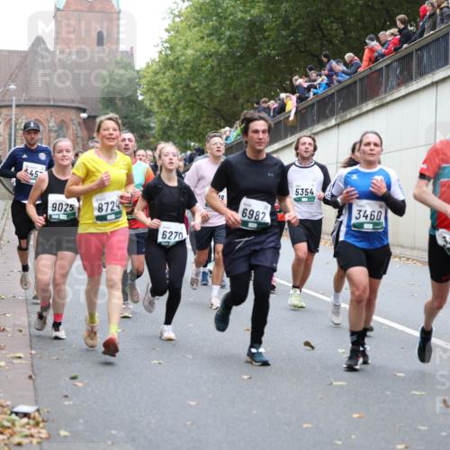 05.10.2025 - 20. swb-Marathon Bremen Michael Strokosch http://msf.ph/oto/9221605 05.10.2025 12:55:49 Laufen 4, 45, 9025, 8725, 6270, 19, 6982, 5354, 3460, 3321 meine-sportfotos.de