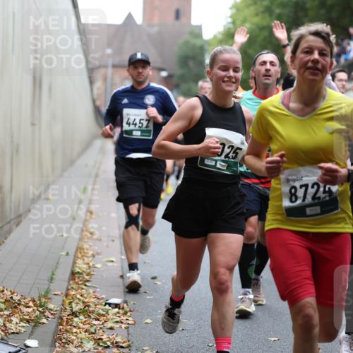 05.10.2025 - 20. swb-Marathon Bremen Michael Strokosch http://msf.ph/oto/9221610 05.10.2025 12:55:51 Laufen 4457, 05161, 25, 8725, 6270, 07872 meine-sportfotos.de