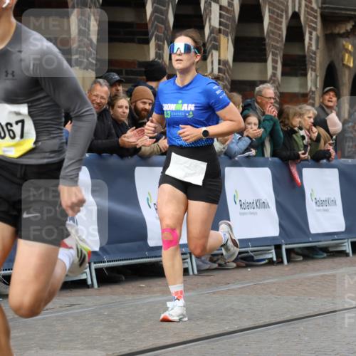 05.10.2025 - 20. swb-Marathon Bremen Strokosch-Dieckow http://msf.ph/oto/9221611 05.10.2025 10:39:25 Ziel 7111, 11067, 11343 meine-sportfotos.de