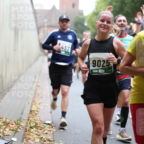 05.10.2025 - 20. swb-Marathon Bremen Michael Strokosch http://msf.ph/oto/9221612 05.10.2025 12:55:51 Laufen 457, 9025, 05161, 8725, 6, 07872 meine-sportfotos.de