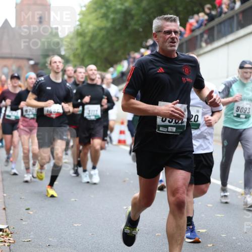 05.10.2025 - 20. swb-Marathon Bremen Michael Strokosch http://msf.ph/oto/9221617 05.10.2025 12:55:54 Laufen 670, 1686, 3117, 09845, 13, 20, 9093 meine-sportfotos.de