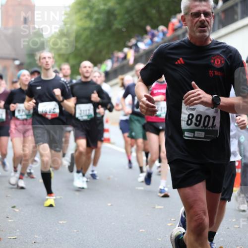 05.10.2025 - 20. swb-Marathon Bremen Michael Strokosch http://msf.ph/oto/9221618 05.10.2025 12:55:54 Laufen 1685, 8901, 09845, 83 meine-sportfotos.de