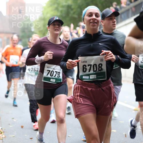 05.10.2025 - 20. swb-Marathon Bremen Michael Strokosch http://msf.ph/oto/9221625 05.10.2025 12:55:57 Laufen 4252, 6708, 39, 7079, 05205 meine-sportfotos.de