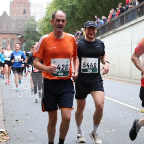 05.10.2025 - 20. swb-Marathon Bremen Michael Strokosch http://msf.ph/oto/9221630 05.10.2025 12:55:58 Laufen 574, 426, 5440 meine-sportfotos.de