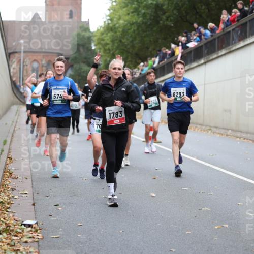 05.10.2025 - 20. swb-Marathon Bremen Michael Strokosch http://msf.ph/oto/9221634 05.10.2025 12:56:00 Laufen 574, 70, 1783, 306, 8293 meine-sportfotos.de
