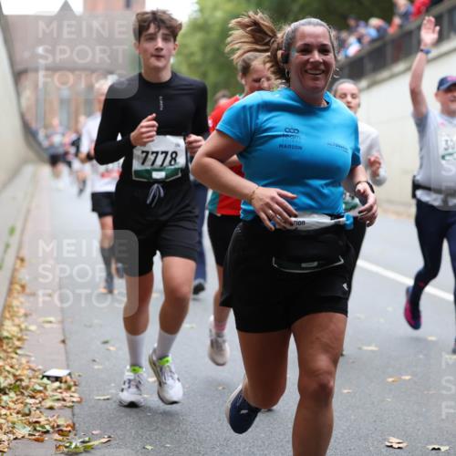 05.10.2025 - 20. swb-Marathon Bremen Michael Strokosch http://msf.ph/oto/9221652 05.10.2025 12:56:05 Laufen 7778, 8, 3072, 529 meine-sportfotos.de