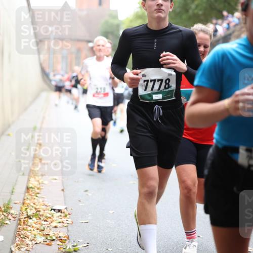 05.10.2025 - 20. swb-Marathon Bremen Michael Strokosch http://msf.ph/oto/9221653 05.10.2025 12:56:06 Laufen 239, 7778 meine-sportfotos.de