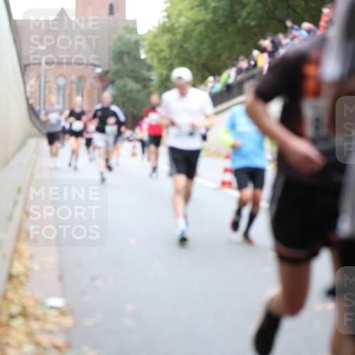 05.10.2025 - 20. swb-Marathon Bremen Michael Strokosch http://msf.ph/oto/9221660 05.10.2025 12:56:08 Laufen  meine-sportfotos.de