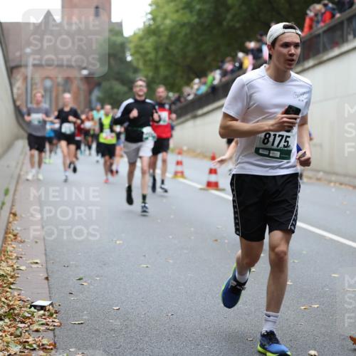 05.10.2025 - 20. swb-Marathon Bremen Michael Strokosch http://msf.ph/oto/9221669 05.10.2025 12:56:10 Laufen 8175 meine-sportfotos.de