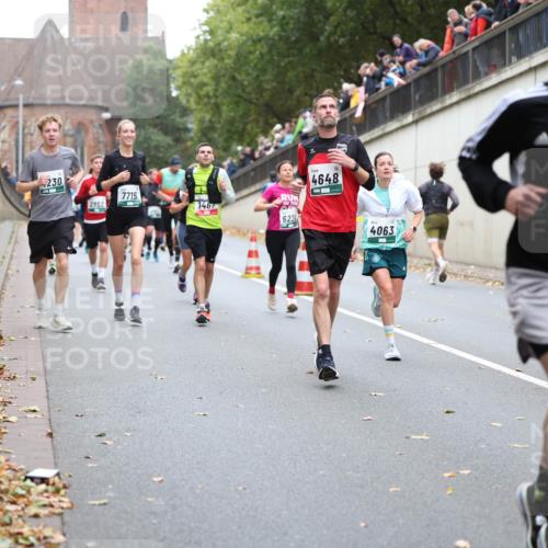 05.10.2025 - 20. swb-Marathon Bremen Michael Strokosch http://msf.ph/oto/9221676 05.10.2025 12:56:13 Laufen 230, 2962, 7715, 4, 1467, 623, 4648, 4063, 302 meine-sportfotos.de