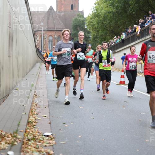 05.10.2025 - 20. swb-Marathon Bremen Michael Strokosch http://msf.ph/oto/9221679 05.10.2025 12:56:14 Laufen 5020, 30, 7715, 7351, 1467, 6236, 4648, 4063 meine-sportfotos.de