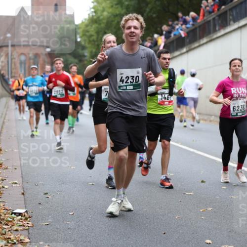 05.10.2025 - 20. swb-Marathon Bremen Michael Strokosch http://msf.ph/oto/9221686 05.10.2025 12:56:15 Laufen 2952, 7, 4230, 146, 6236 meine-sportfotos.de