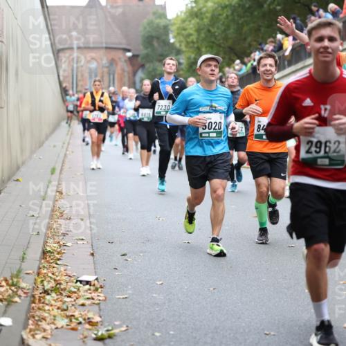 05.10.2025 - 20. swb-Marathon Bremen Michael Strokosch http://msf.ph/oto/9221695 05.10.2025 12:56:19 Laufen 7230, 6819, 020, 2, 69, 17, 84, 2962 meine-sportfotos.de