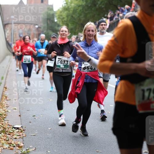 05.10.2025 - 20. swb-Marathon Bremen Michael Strokosch http://msf.ph/oto/9221715 05.10.2025 12:56:25 Laufen 6946, 5033, 654, 1793 meine-sportfotos.de