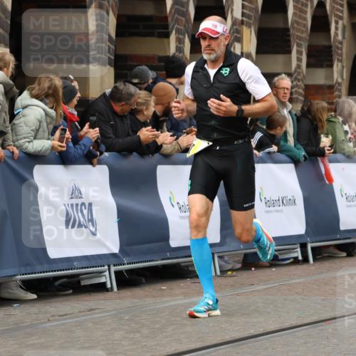 05.10.2025 - 20. swb-Marathon Bremen Strokosch-Dieckow http://msf.ph/oto/9221716 05.10.2025 10:39:47 Ziel 9213, 9922, 10052, 10171, 10175, 10176, 10753, 11335, 11349 meine-sportfotos.de