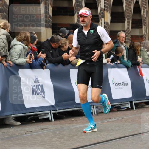 05.10.2025 - 20. swb-Marathon Bremen Strokosch-Dieckow http://msf.ph/oto/9221720 05.10.2025 10:39:47 Ziel 9213, 9922, 10052, 10171, 10175, 10176, 10753, 11335, 11349 meine-sportfotos.de