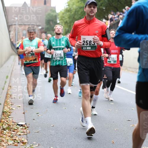 05.10.2025 - 20. swb-Marathon Bremen Michael Strokosch http://msf.ph/oto/9221732 05.10.2025 12:56:31 Laufen 5119, 1417, 2563, 702, 7839 meine-sportfotos.de