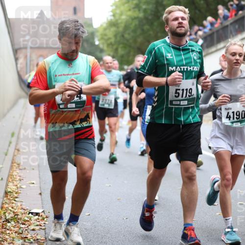 05.10.2025 - 20. swb-Marathon Bremen Michael Strokosch http://msf.ph/oto/9221738 05.10.2025 12:56:32 Laufen 20, 5119, 2378, 04830, 4190, 603, 870 meine-sportfotos.de