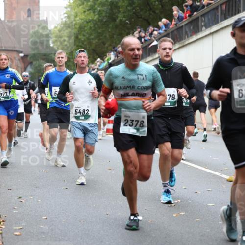 05.10.2025 - 20. swb-Marathon Bremen Michael Strokosch http://msf.ph/oto/9221743 05.10.2025 12:56:34 Laufen 6077, 5, 5482, 2378, 79, 616, 6293, 860 meine-sportfotos.de