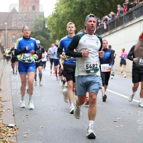 05.10.2025 - 20. swb-Marathon Bremen Michael Strokosch http://msf.ph/oto/9221746 05.10.2025 12:56:35 Laufen 6877, 5482, 2224, 261, 237 meine-sportfotos.de
