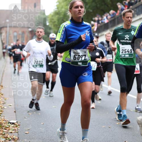 05.10.2025 - 20. swb-Marathon Bremen Michael Strokosch http://msf.ph/oto/9221751 05.10.2025 12:56:37 Laufen 7032, 6377, 86, 2549, 5187, 14 meine-sportfotos.de