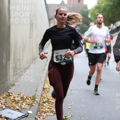 05.10.2025 - 20. swb-Marathon Bremen Michael Strokosch http://msf.ph/oto/9221781 05.10.2025 12:56:48 Laufen 532, 8811 meine-sportfotos.de