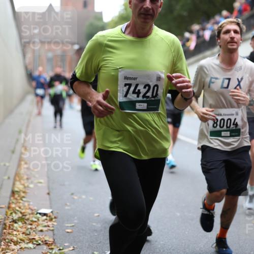 05.10.2025 - 20. swb-Marathon Bremen Michael Strokosch http://msf.ph/oto/9221788 05.10.2025 12:56:51 Laufen 7420, 39, 8004 meine-sportfotos.de