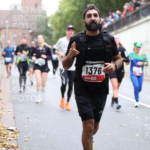 05.10.2025 - 20. swb-Marathon Bremen Michael Strokosch http://msf.ph/oto/9221792 05.10.2025 12:56:53 Laufen 1376, 01221 meine-sportfotos.de