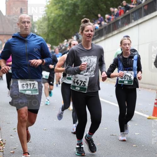 05.10.2025 - 20. swb-Marathon Bremen Michael Strokosch http://msf.ph/oto/9221807 05.10.2025 12:56:59 Laufen 6917, 4475, 016, 881 meine-sportfotos.de