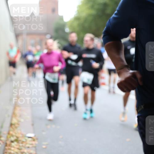 05.10.2025 - 20. swb-Marathon Bremen Michael Strokosch http://msf.ph/oto/9221810 05.10.2025 12:57:00 Laufen 69 meine-sportfotos.de