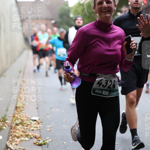 05.10.2025 - 20. swb-Marathon Bremen Michael Strokosch http://msf.ph/oto/9221815 05.10.2025 12:57:02 Laufen 432, 05609, 5849, 05611 meine-sportfotos.de