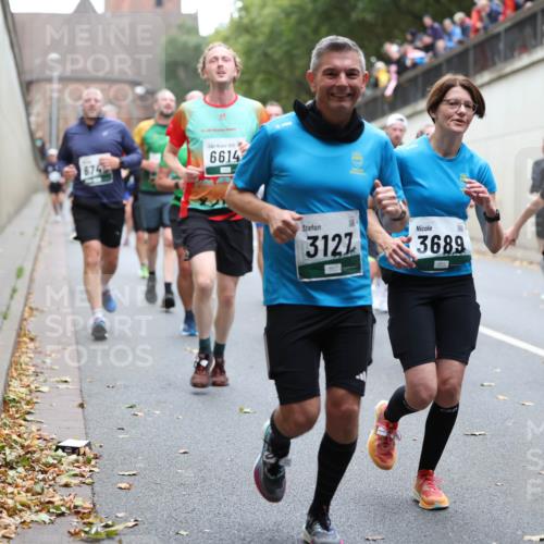 05.10.2025 - 20. swb-Marathon Bremen Michael Strokosch http://msf.ph/oto/9221821 05.10.2025 12:57:04 Laufen 6614, 3127, 3689, 4916 meine-sportfotos.de
