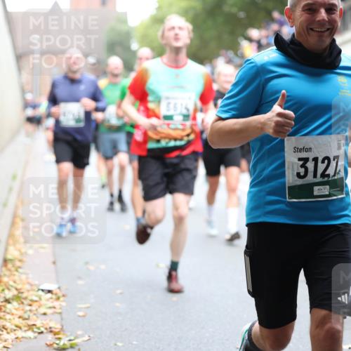 05.10.2025 - 20. swb-Marathon Bremen Michael Strokosch http://msf.ph/oto/9221823 05.10.2025 12:57:05 Laufen 6616, 3121 meine-sportfotos.de