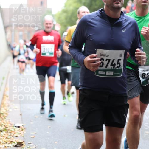 05.10.2025 - 20. swb-Marathon Bremen Michael Strokosch http://msf.ph/oto/9221830 05.10.2025 12:57:07 Laufen 2107, 6745, 05181, 8260 meine-sportfotos.de